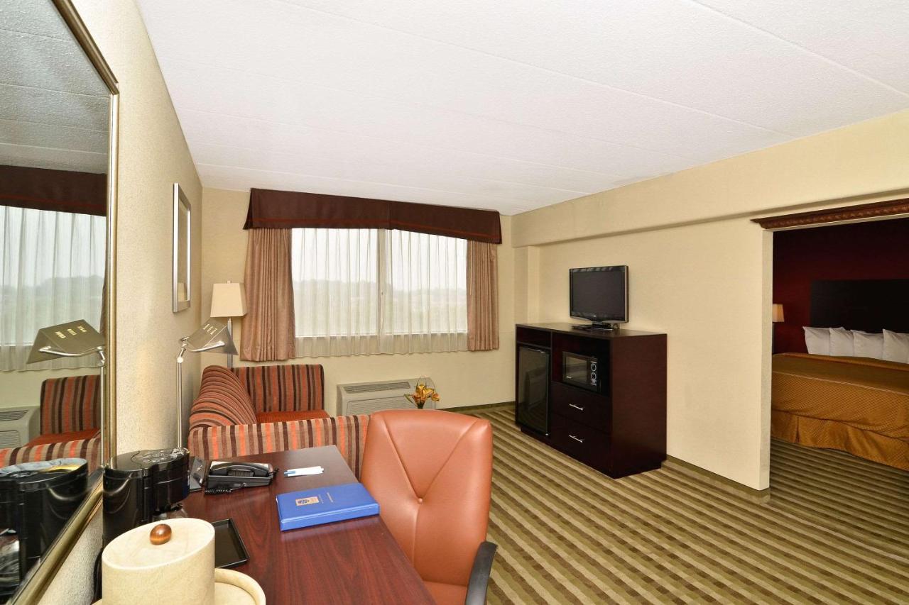 Comfort Inn & Suites New York Avenue Вашингтон Экстерьер фото