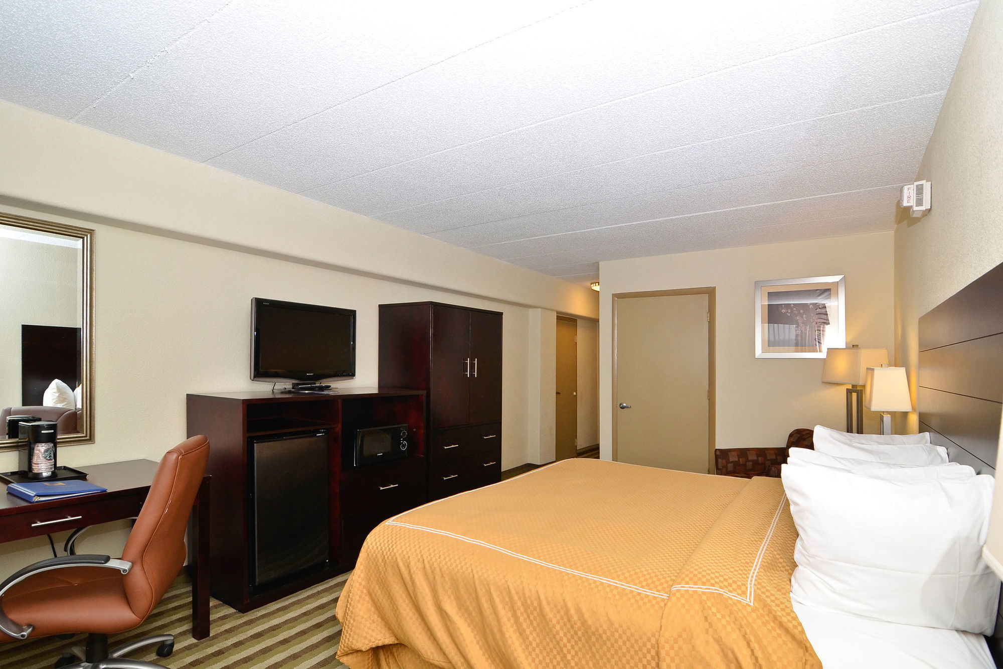 Comfort Inn & Suites New York Avenue Вашингтон Номер фото